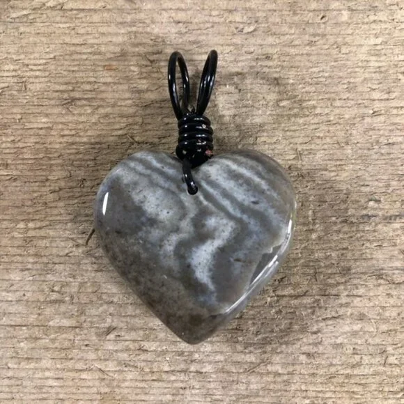 Natural Jasper Heart Necklace Pendant - Picture 4 of 4
